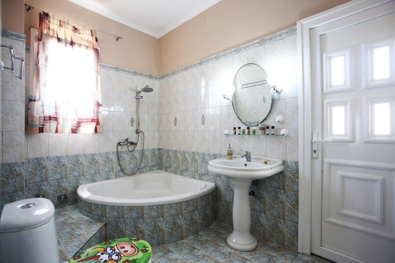 Alice Maisonette & Studios Adamantas  Luaran gambar