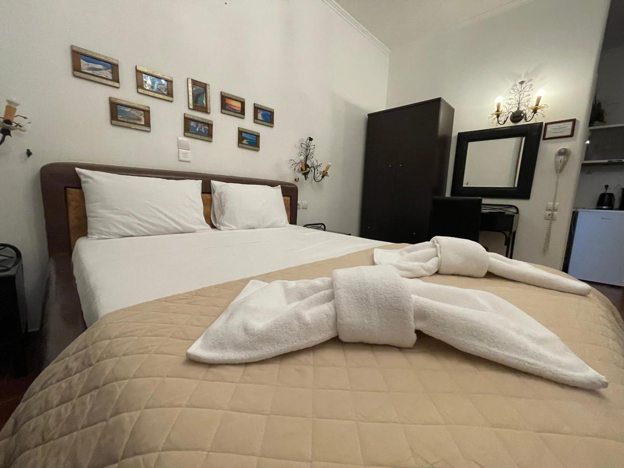 Alice Maisonette & Studios Adamantas  Luaran gambar