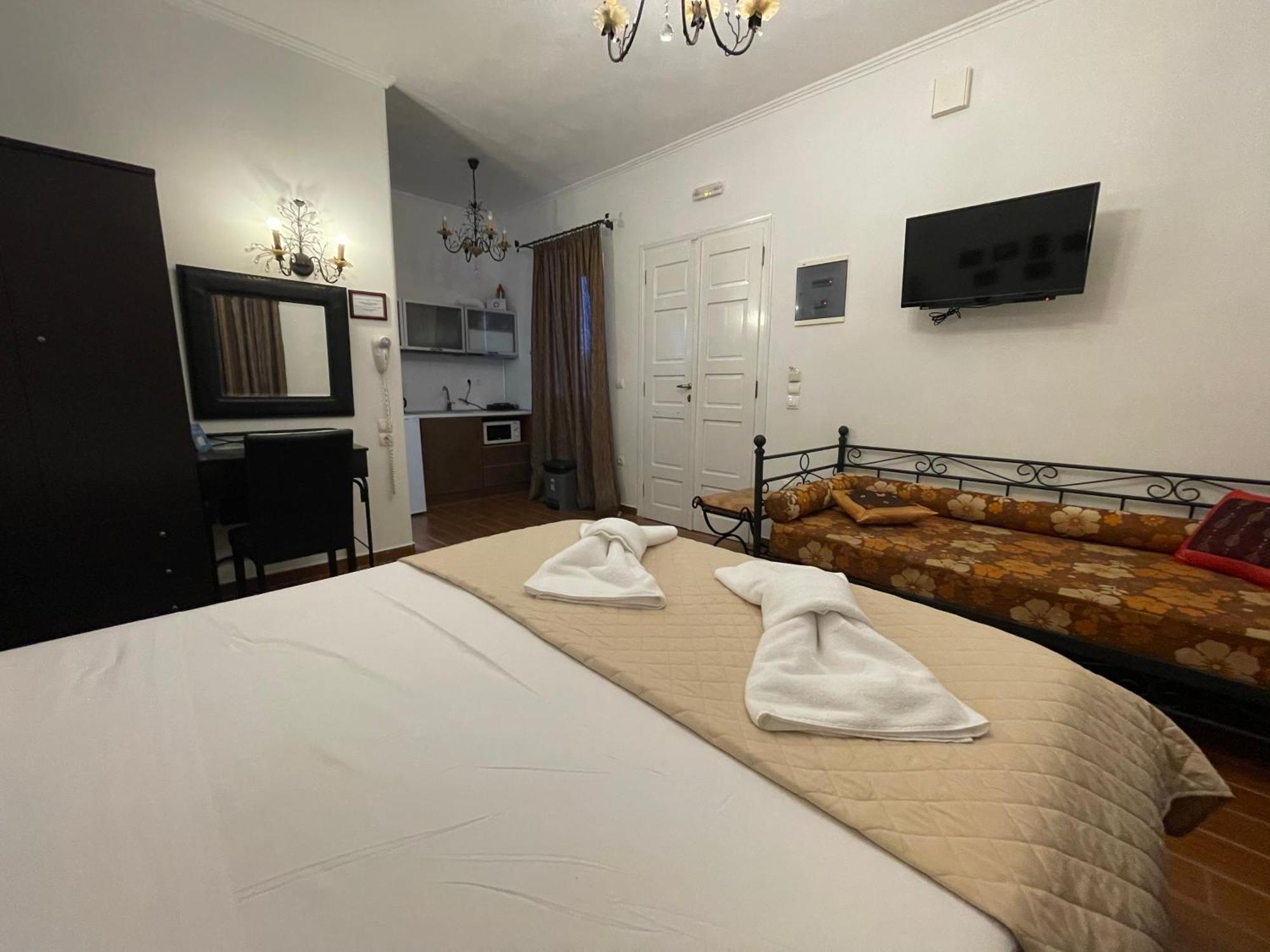 Alice Maisonette & Studios Adamantas  Luaran gambar